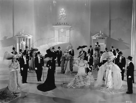 The Great Ziegfeld! - A Dazzling Spectacle Filled with Passion and Jazz Age Glamour!